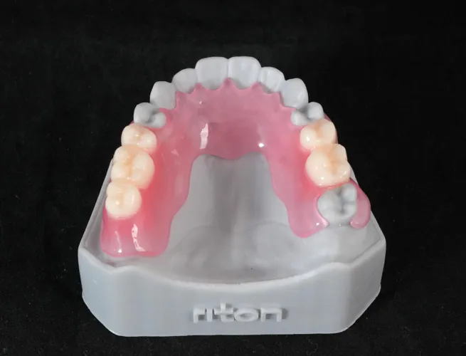 Color: Transparent Pink</br></br>Sample Display