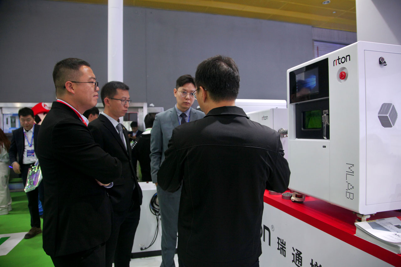 Riton_New_Product_Made_a_Dazzling_Debut_at_the_29th_Dental_South_China_9.jpg